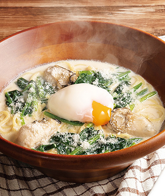 広島牡蠣と半熟卵の豆乳クリーム