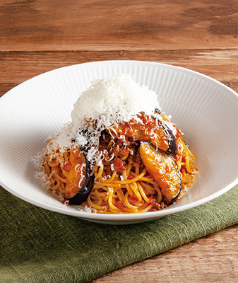 なすとパルミジャーノチーズの濃厚ミートソース
