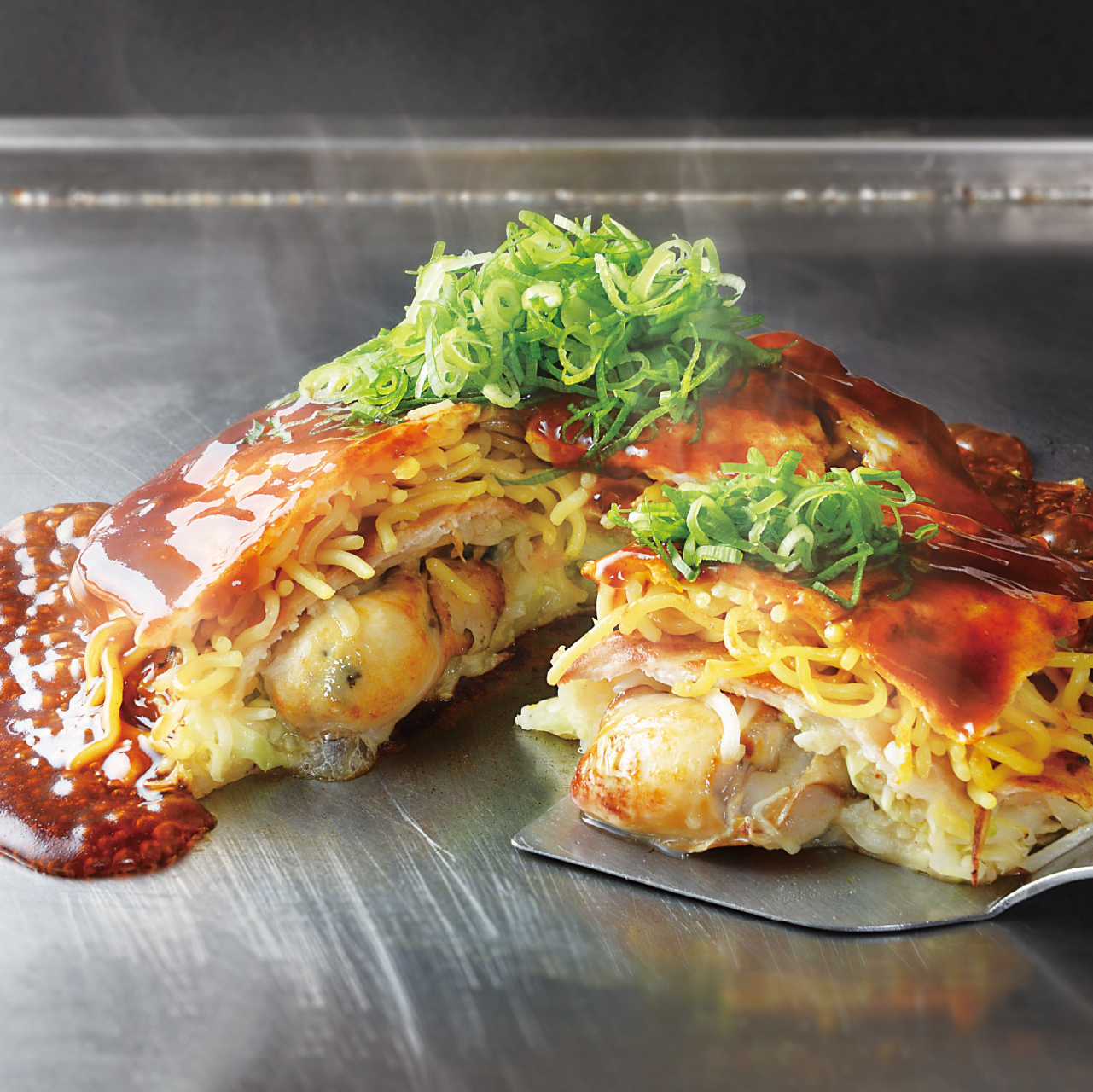 牡蠣のお好み焼き（大粒広島牡蠣）