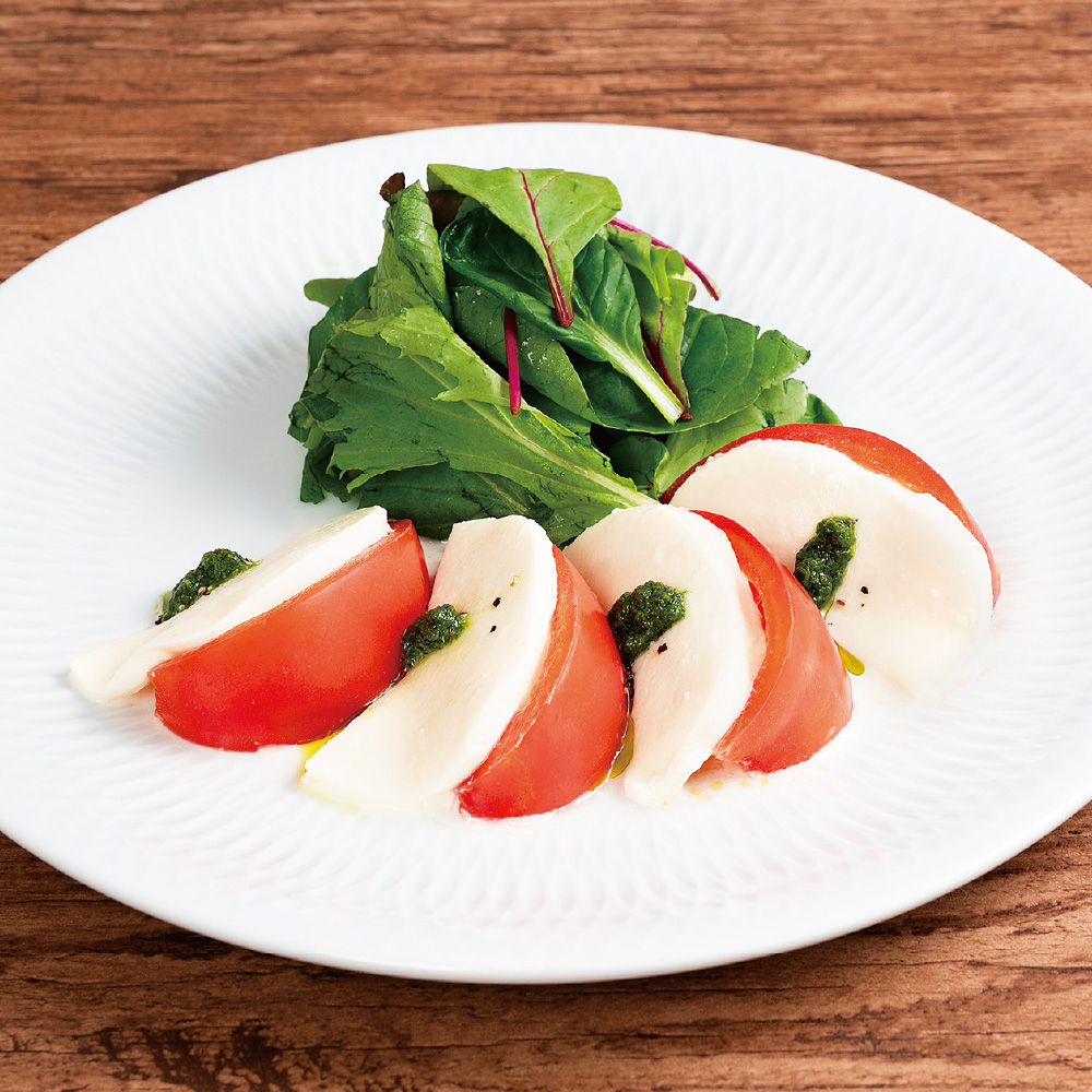 北海道モッツァレラチーズのカプレーゼ
