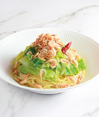 釜揚げ桜海老と春キャベツのアンチョビソース