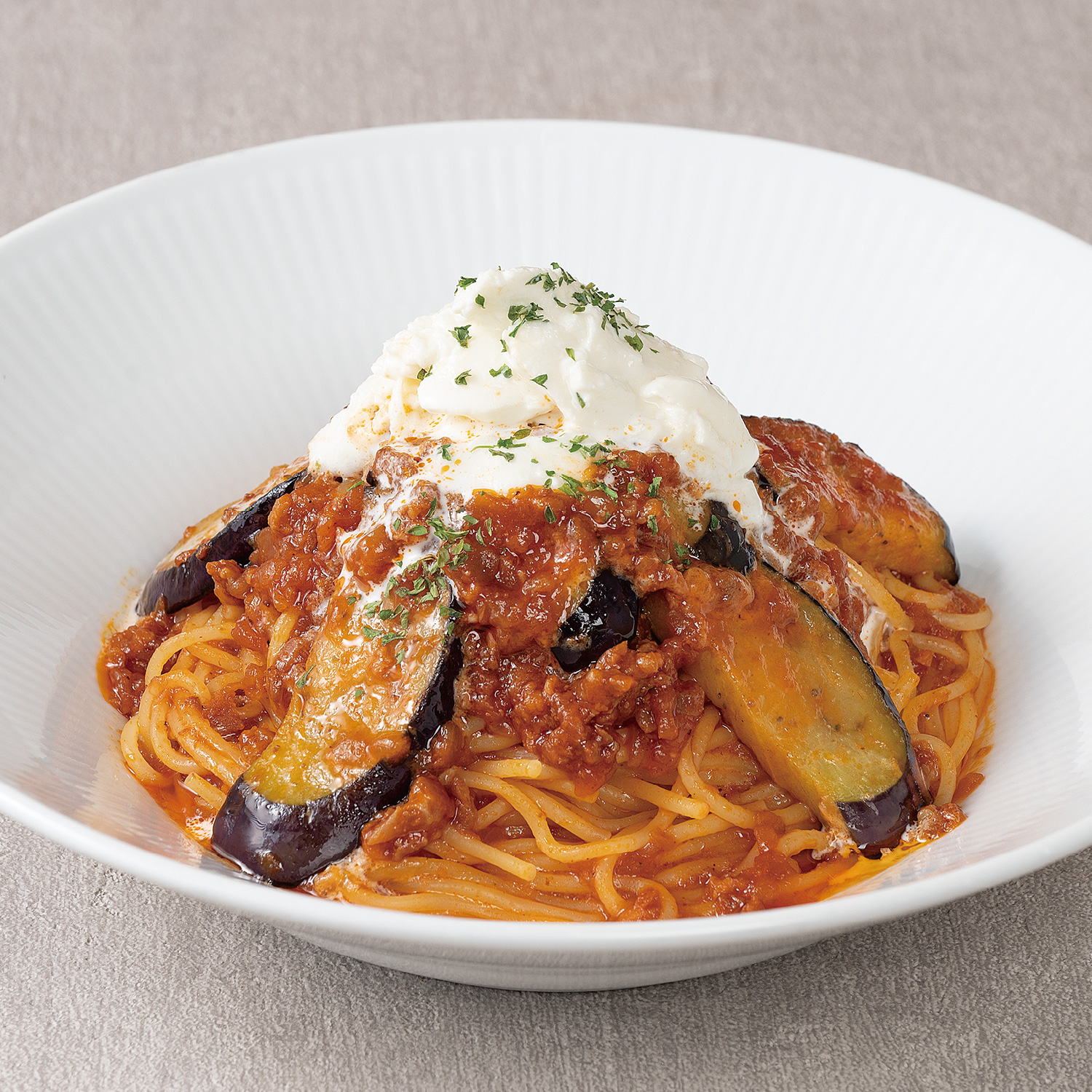 クリーミー生モッツァレラと茄子の濃厚ミートソース