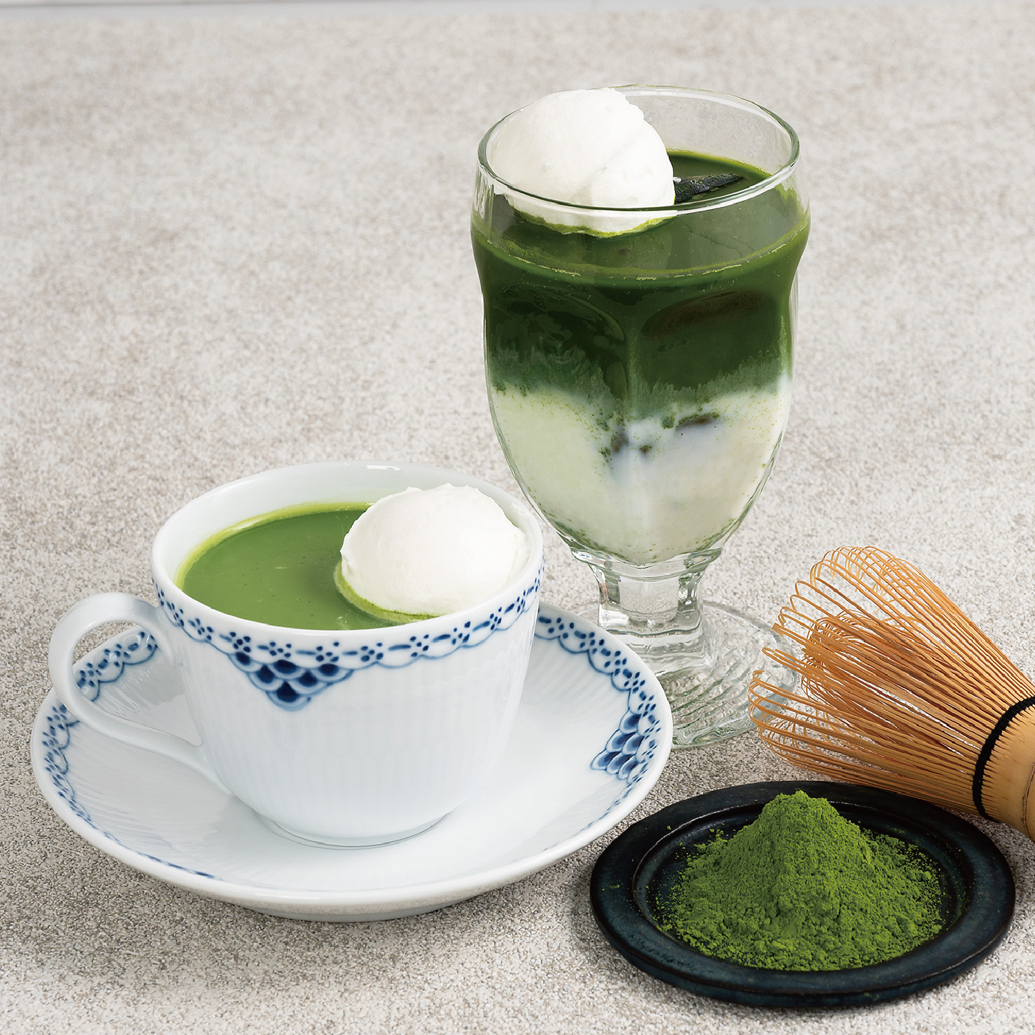 やわらか牛タンシチューの鉄板オムライス