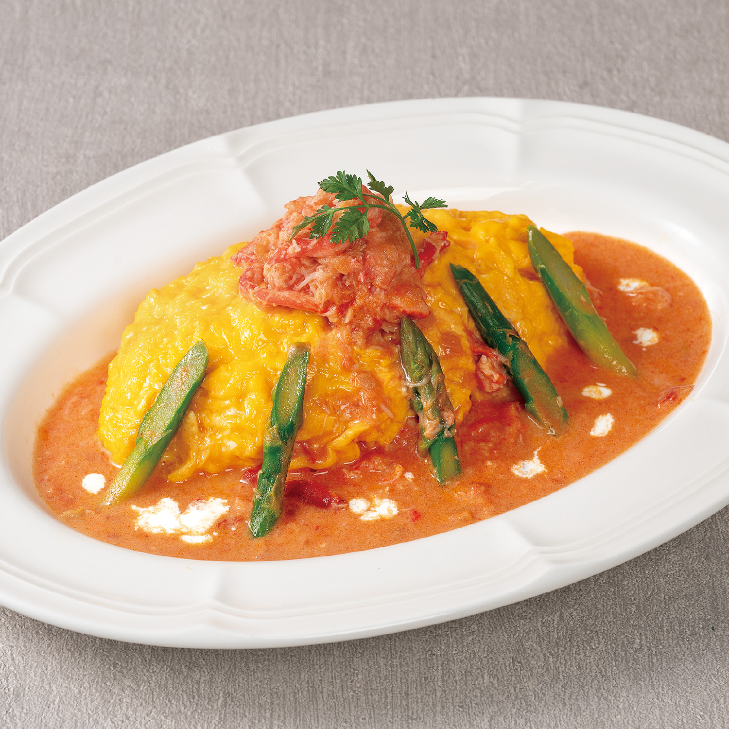 紅ずわい蟹のトマトクリームオムライス