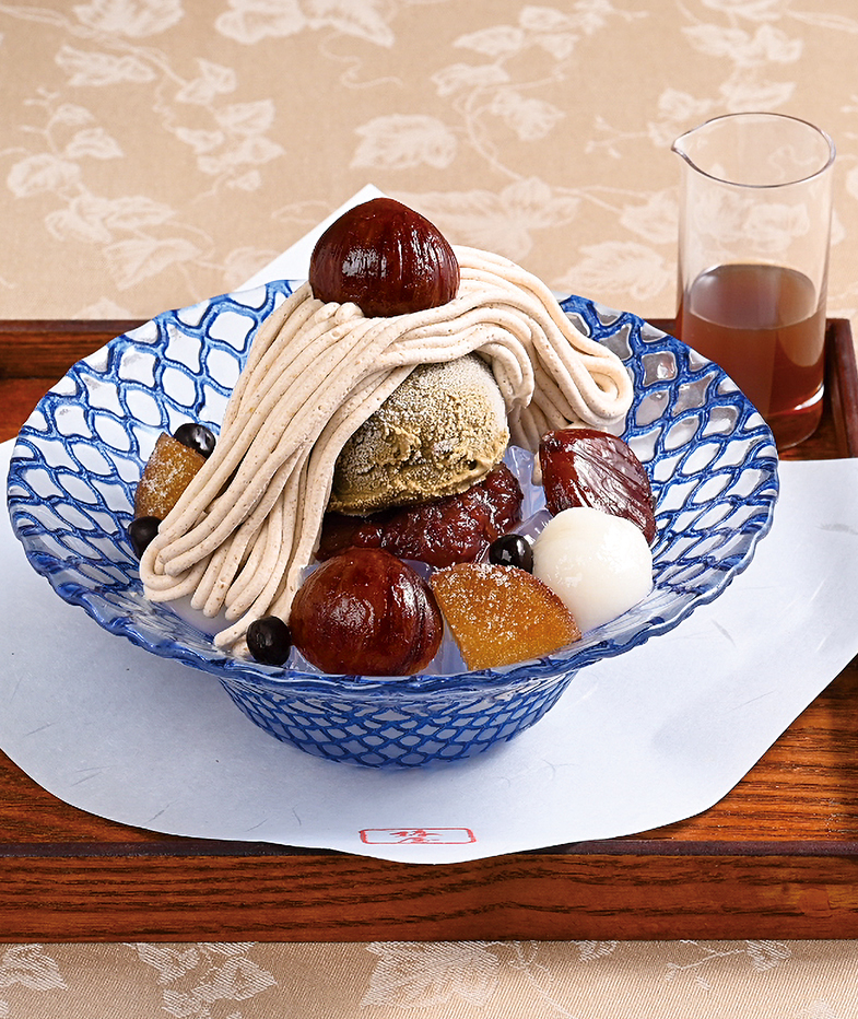 渋皮栗とほうじ茶アイスのあんみつ